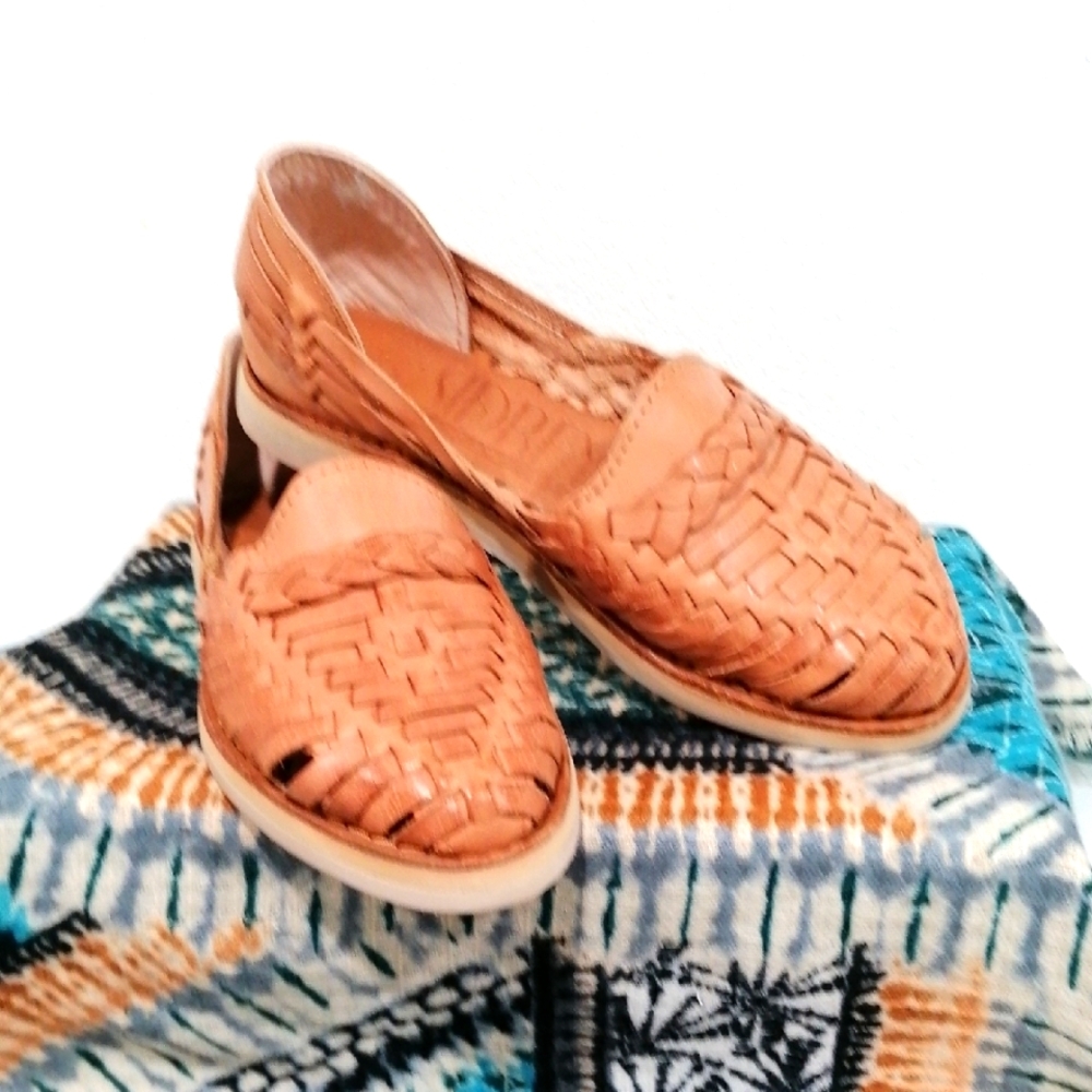 Uurrache Women's Tan Woven Loafers